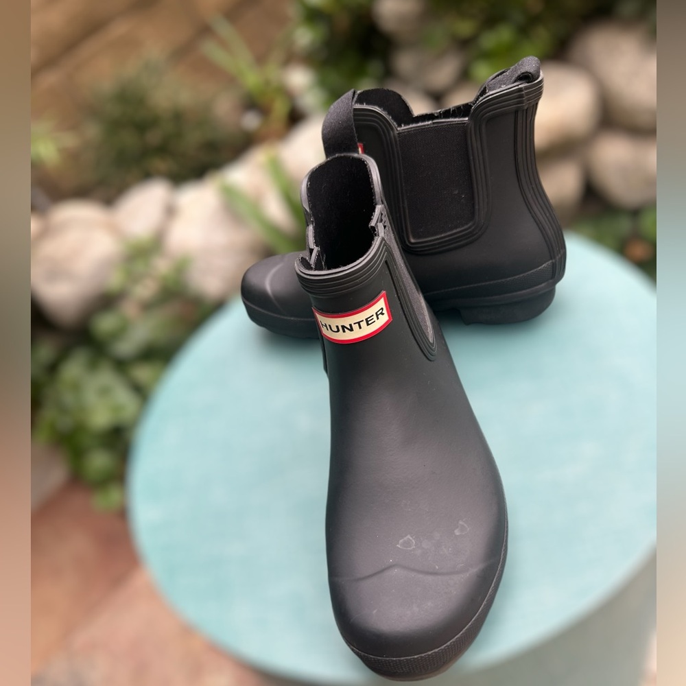 Hunter Rain boots woman's size 7.